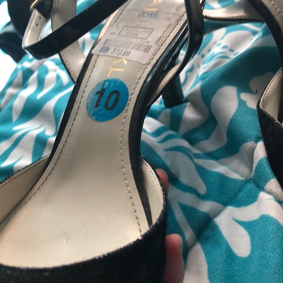 Anne Klein low heel - Picture 2 of 3